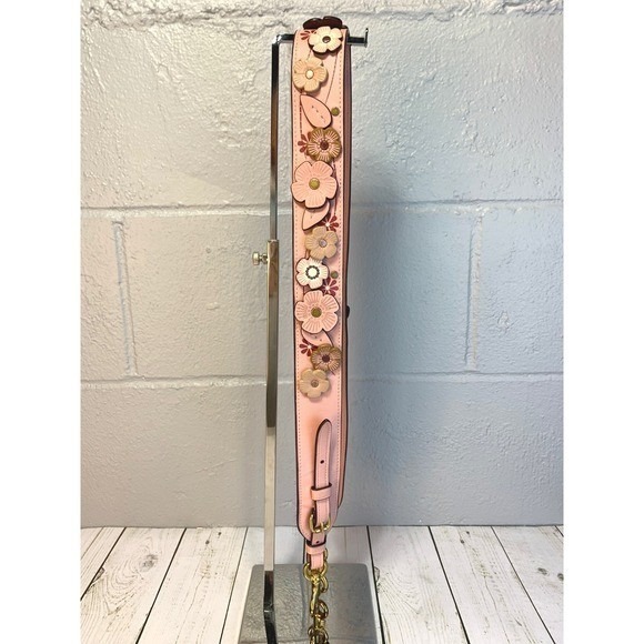 COACH Tea Rose Applique Peony Pink Leather Novelty Strap Gold Hardware - Picture 7 of 12